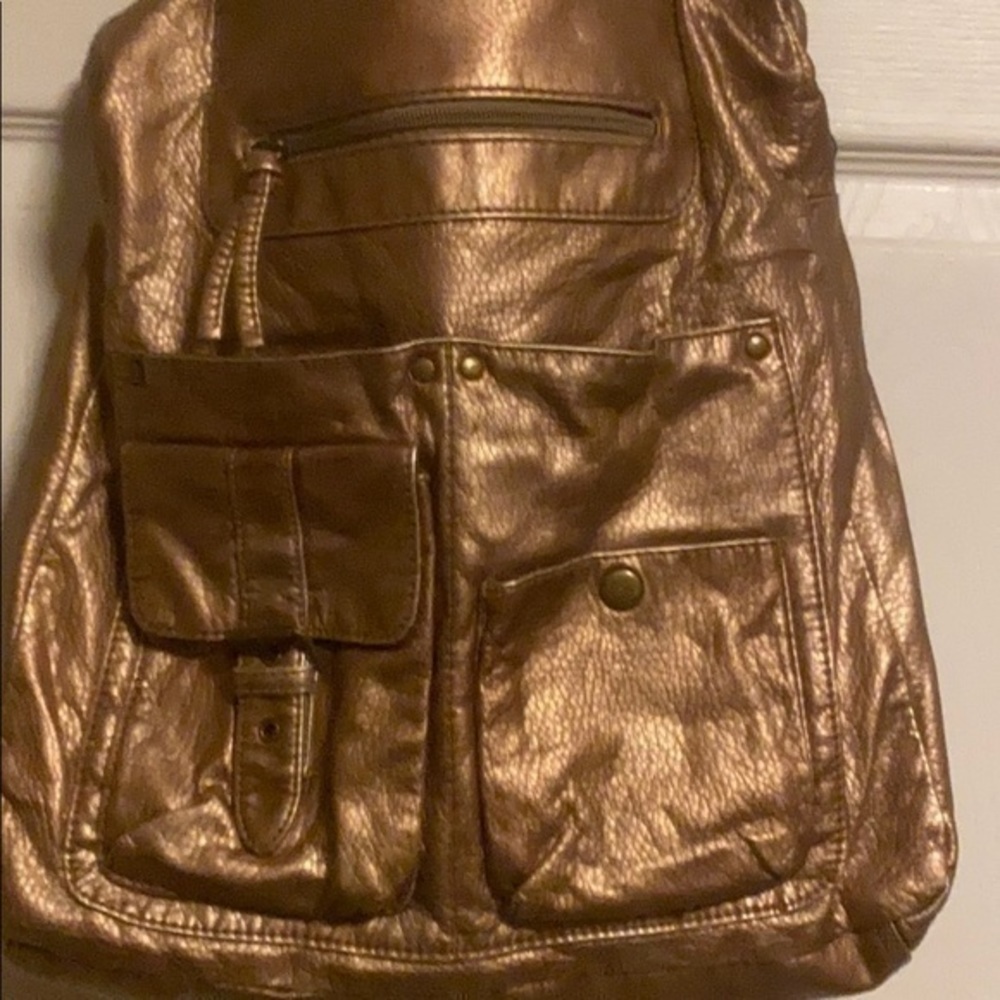 Vintage Women’s faux leather gold shoulder bag - Picture 4 of 4